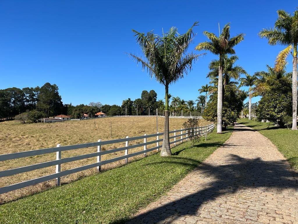 WhatsApp Image 2025-09-23 at 21.59.28 (1)