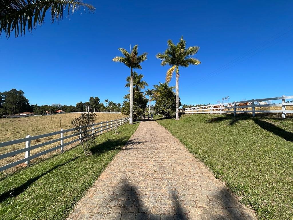 WhatsApp Image 2025-09-23 at 21.59.28 (3)